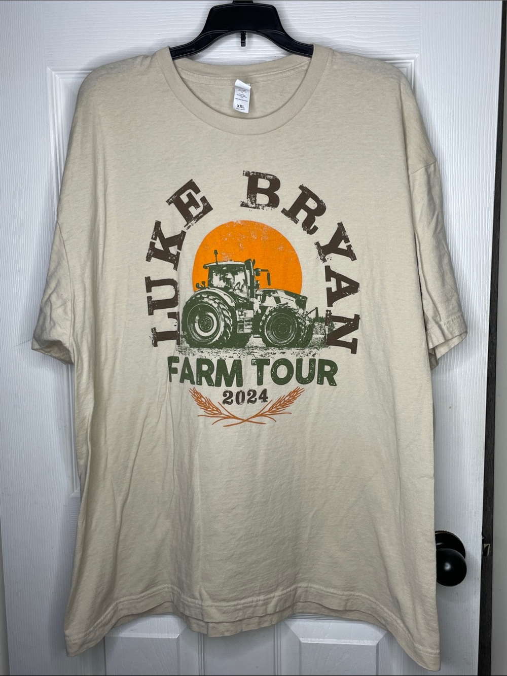 Tultex Luke Bryan Farm Tour Beige Short Sleeve Tee. Size XXL